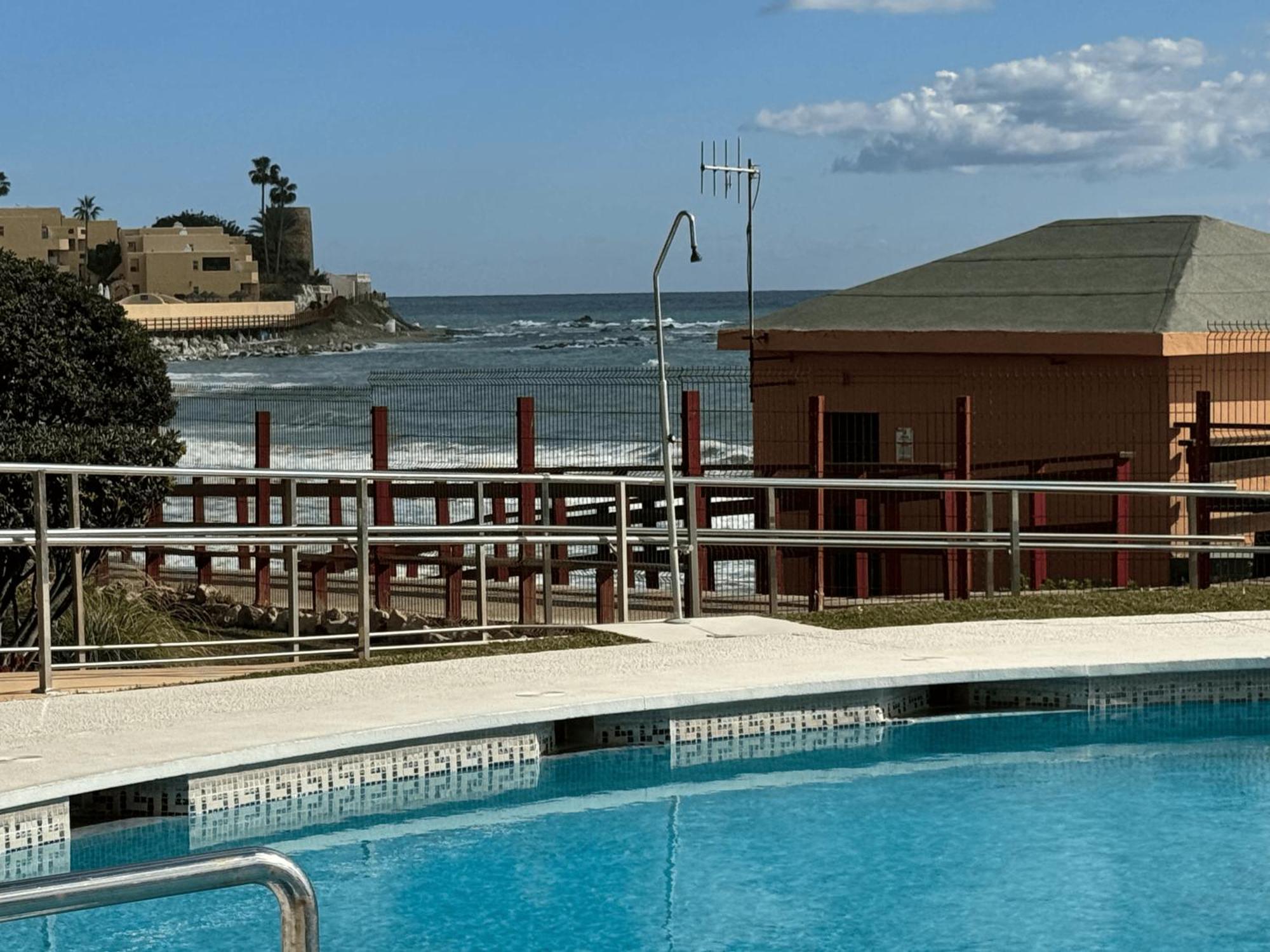 Beachfront Studio ,The View Calahonda, Panoramic Sea Views Sitio de Calahonda Exterior foto