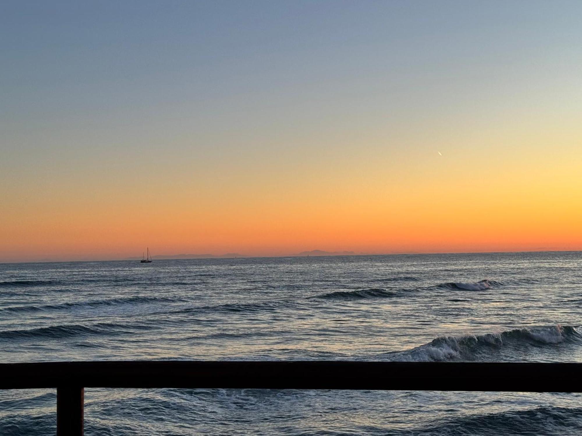 Beachfront Studio ,The View Calahonda, Panoramic Sea Views Sitio de Calahonda Exterior foto