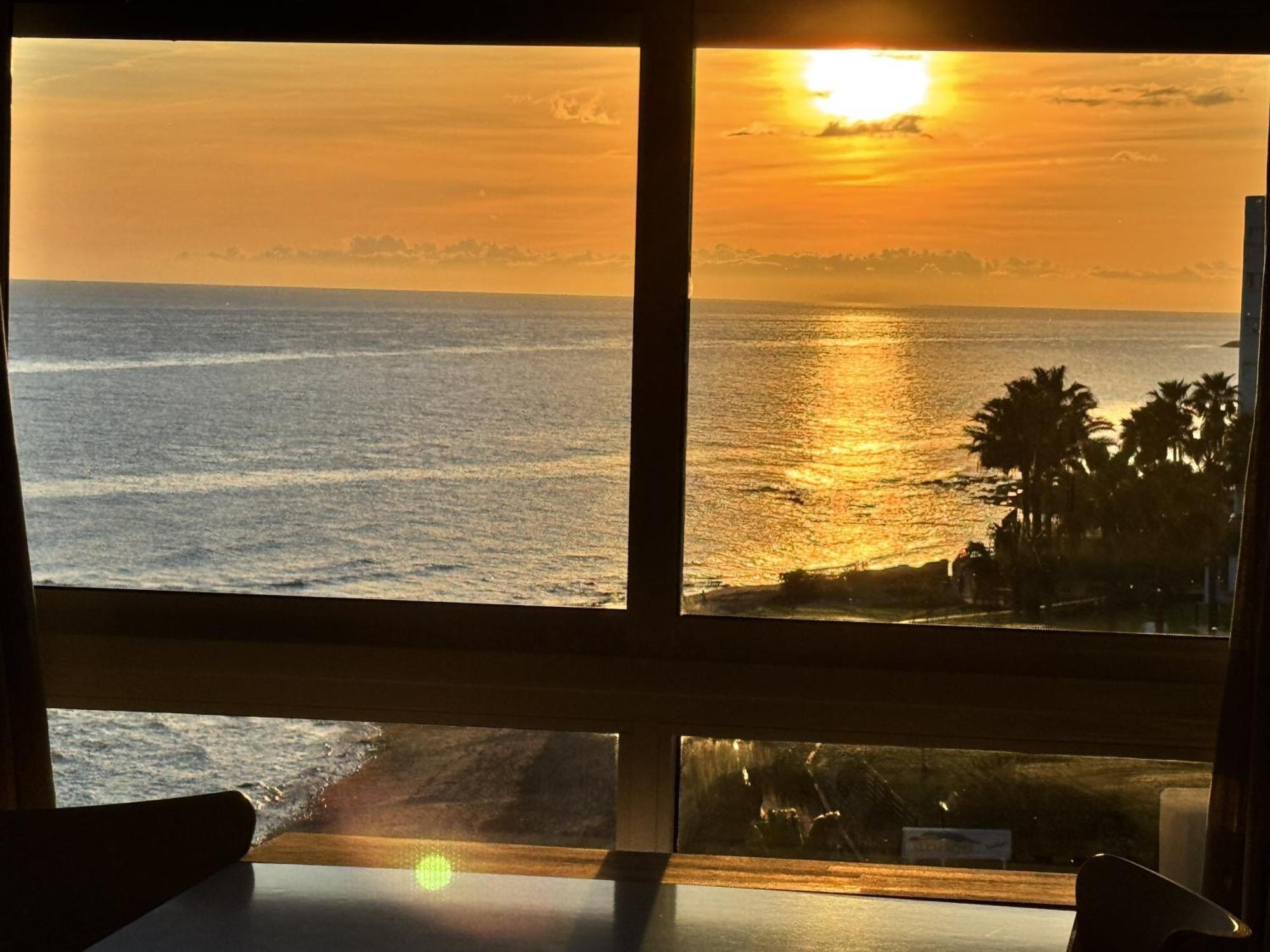 Beachfront Studio ,The View Calahonda, Panoramic Sea Views Sitio de Calahonda Exterior foto